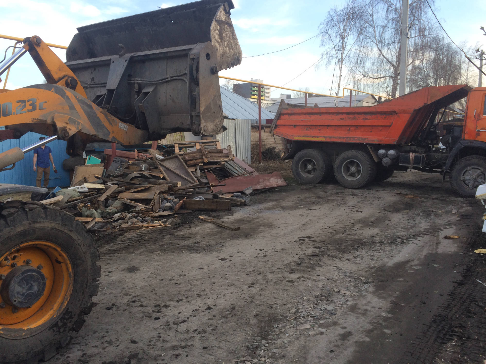 Вывоз строительного мусора с частного сектора в Енисейске